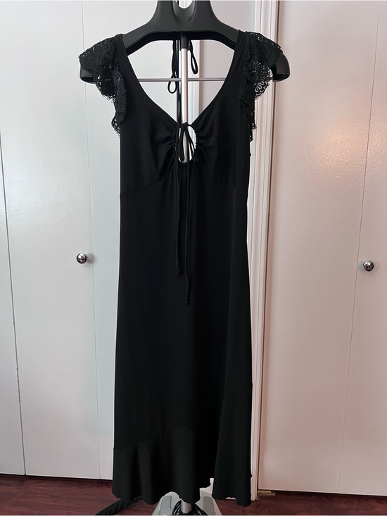 Moda International Dresses & Skirts - MODA International Black Lace Cap Sleeve Midi Dress